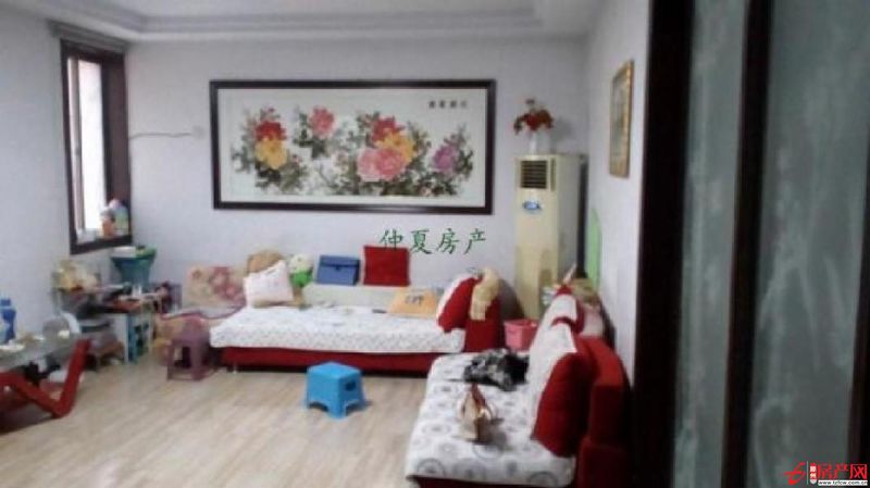德馨花园3室出售,精装修,朝南北,不要错过。