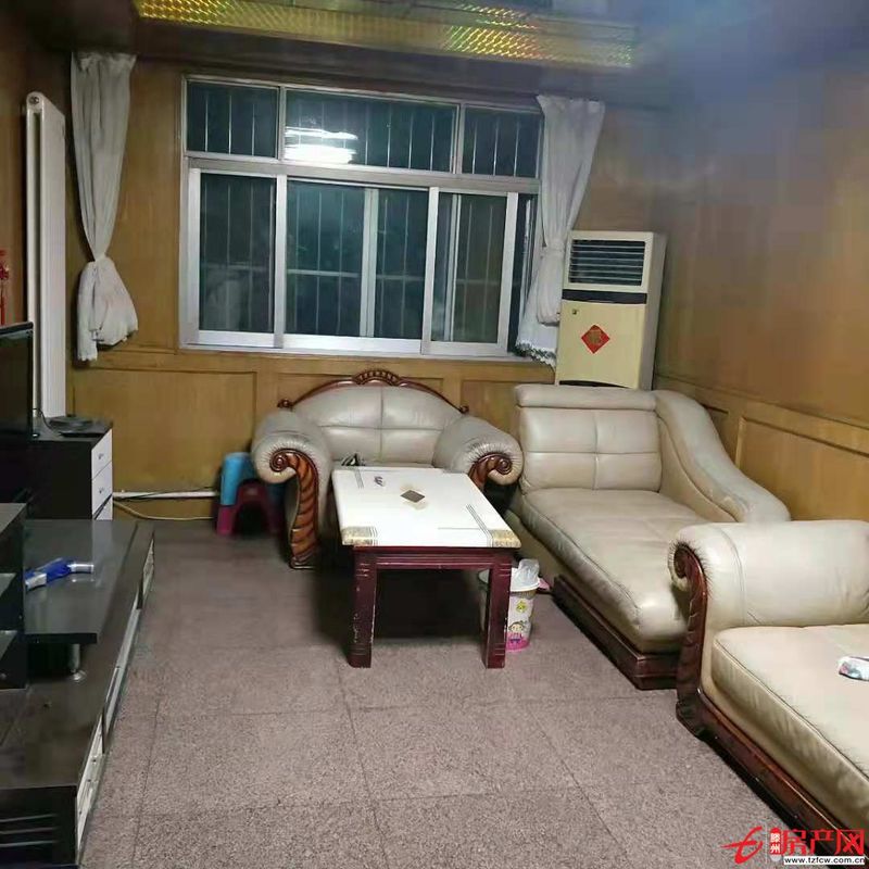 善南小区，三室两厅，二楼，家具家电齐全，拎包即住，有暖气