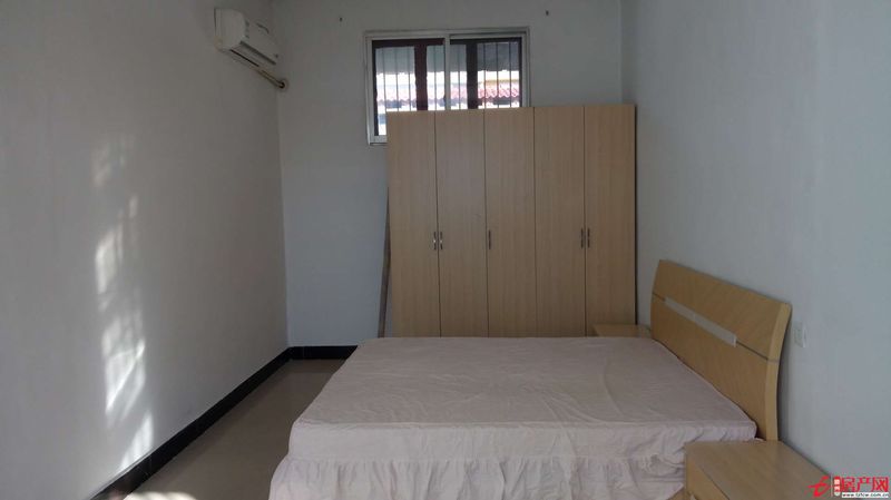 新华街独院出租，拎包即住