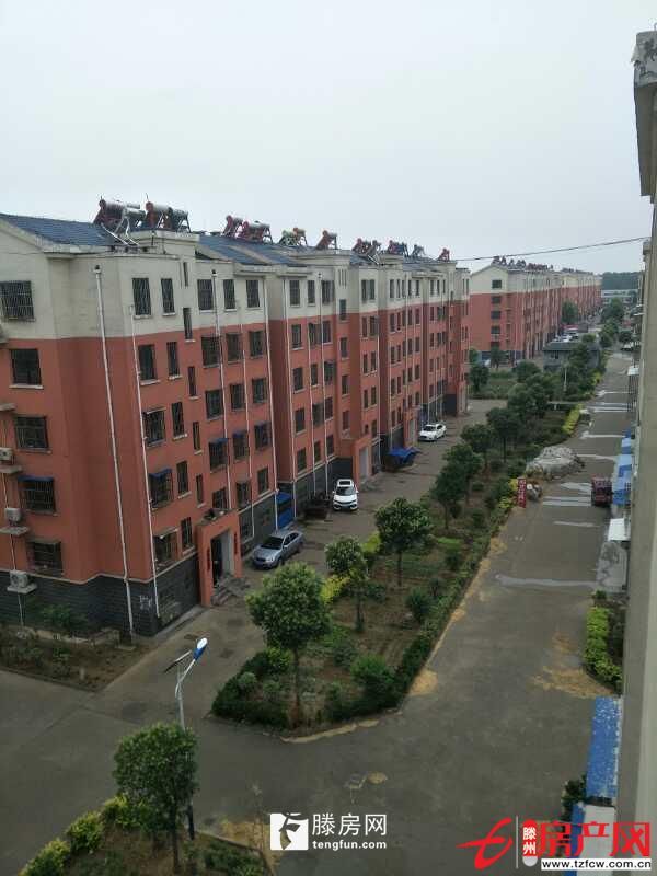 级索韩庄社区，精品小两居出售，送地下室