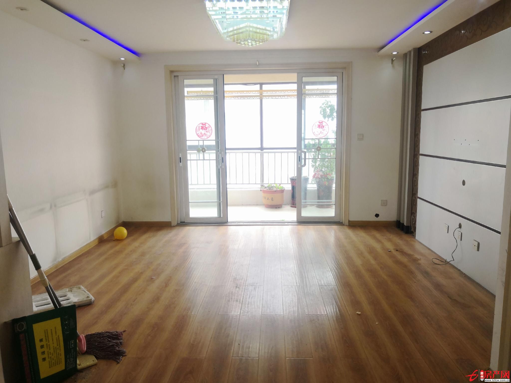 城南，滕都帝景，精装修，全明大三室，证五可贷款有钥匙中层