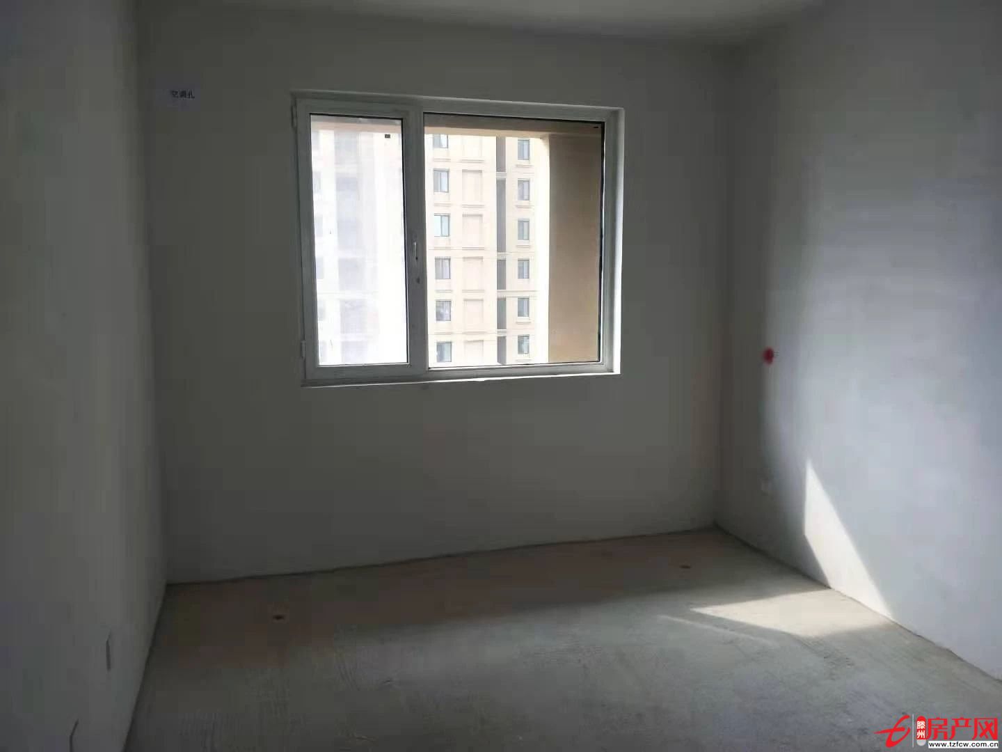 汽车站真爱商城旁边熙城国际，两室朝阳有钥匙随时看房首付50万