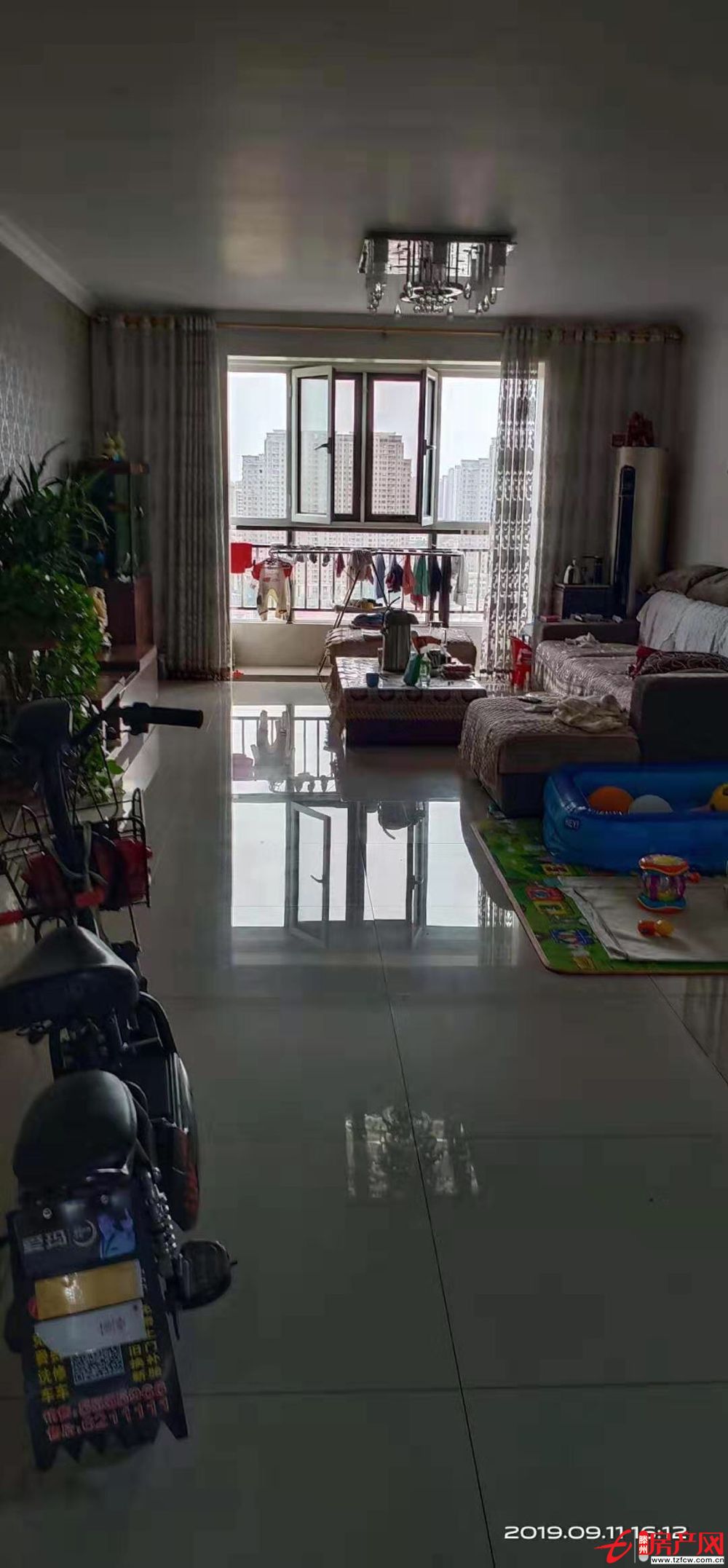 状元府前排，三室两厅，可贷款