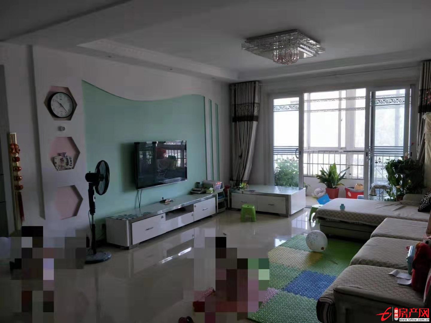 汇龙和谐康城C区三室两厅两卫，两室向阳。精装，证满两年可贷款