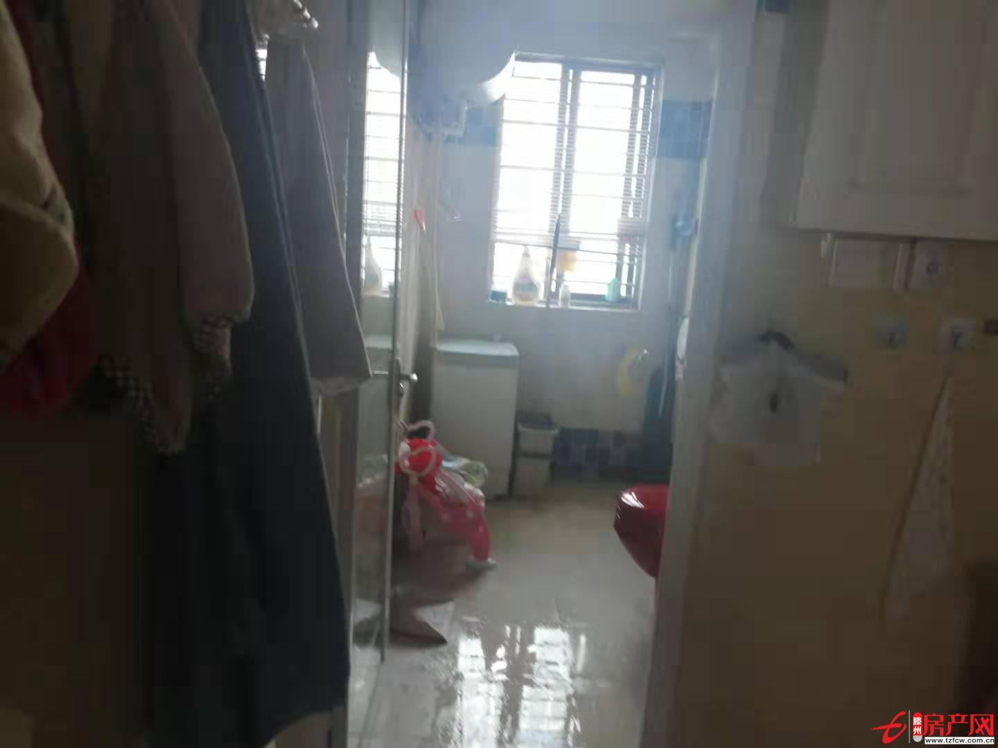 远航国际西区，好楼层，精装修，户型方正