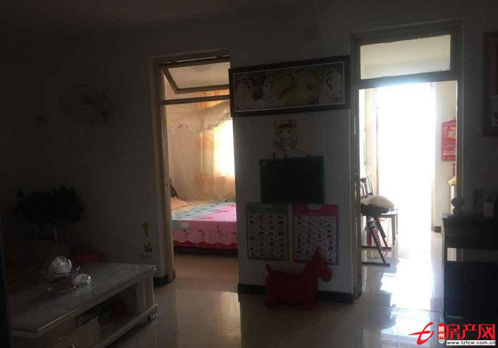 安居小区南北通透，位置优越，送地下室，采光良好