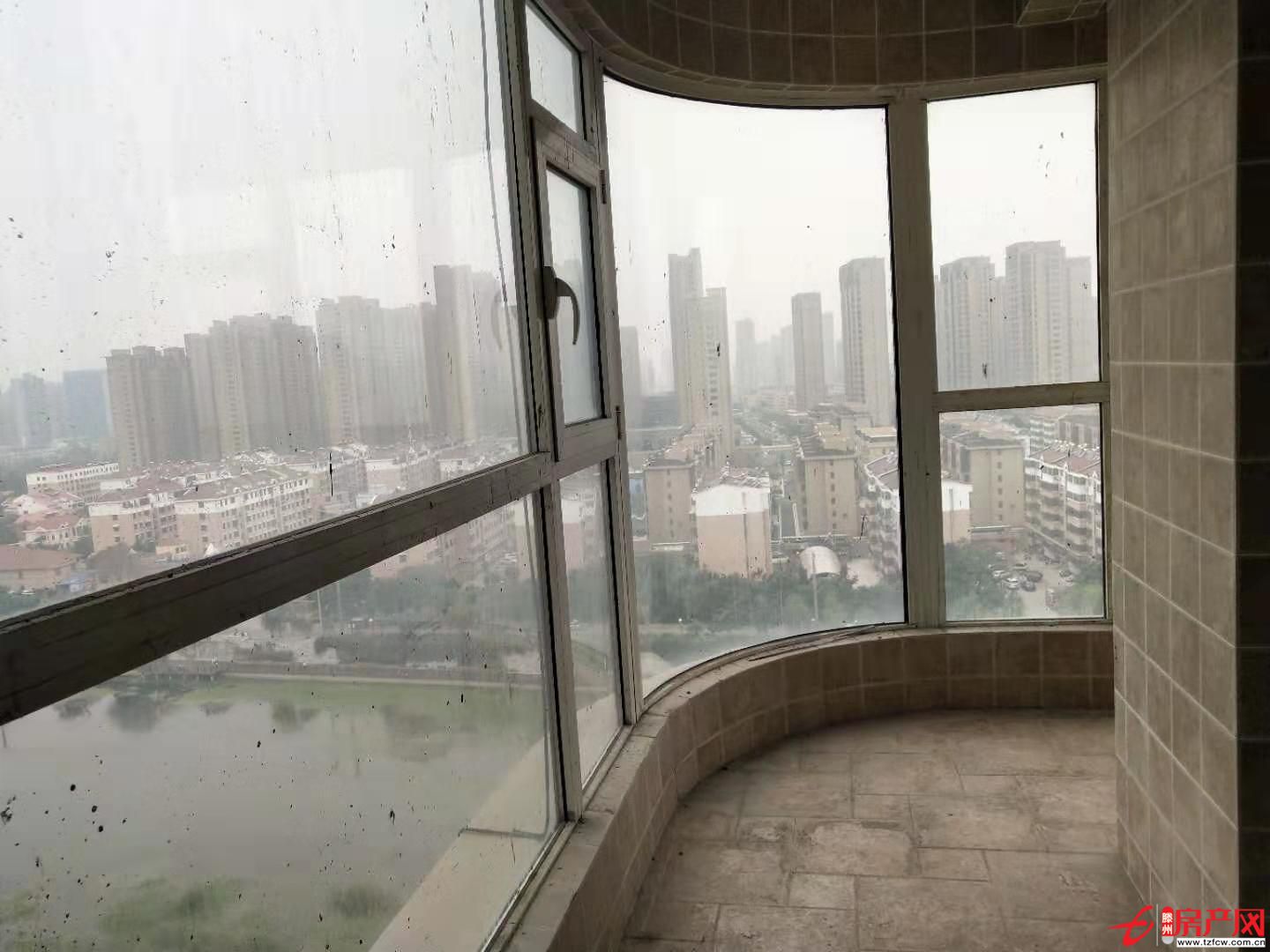 海上明月沿河好楼层，大三室，满二年可贷款，无绑定，随时看