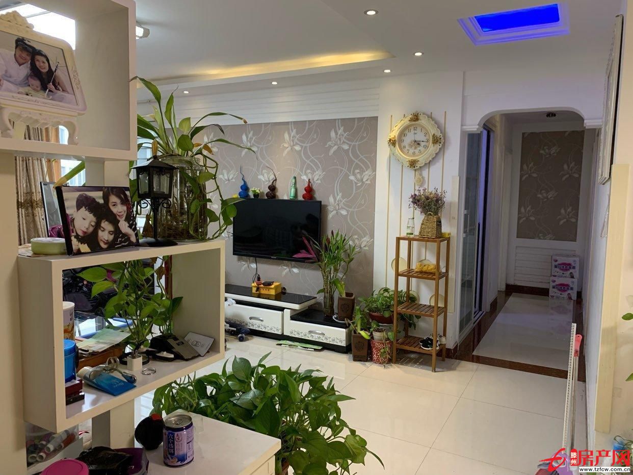 威尼斯一区送储藏室精装修直接可以入住新证配合贷款标准的学区房