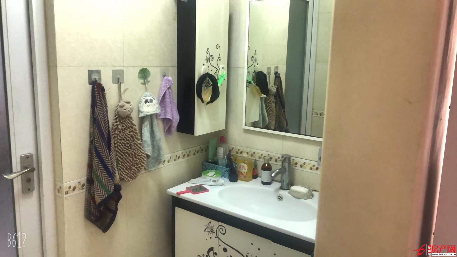 滕都帝户型方正合理南北通透实际面积大赠送阁楼正满五年支持贷款
