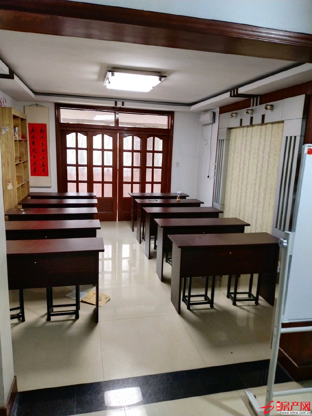 业主急售龙泉苑32-1-102，3室2厅2卫，送地下室。