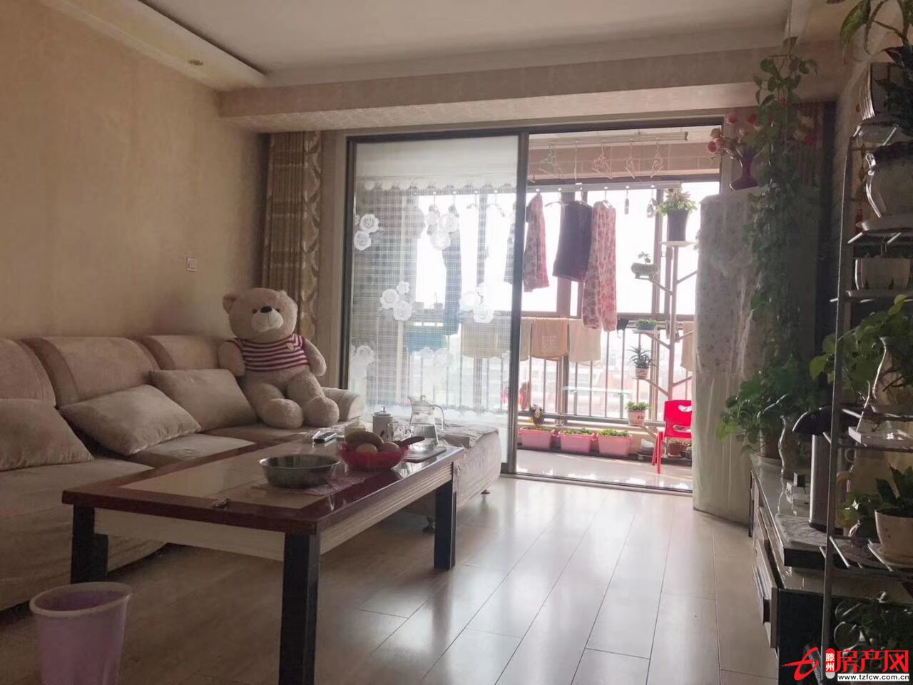 滕都帝景好楼层，一室一厅朝阳，精装，证满五年可贷款