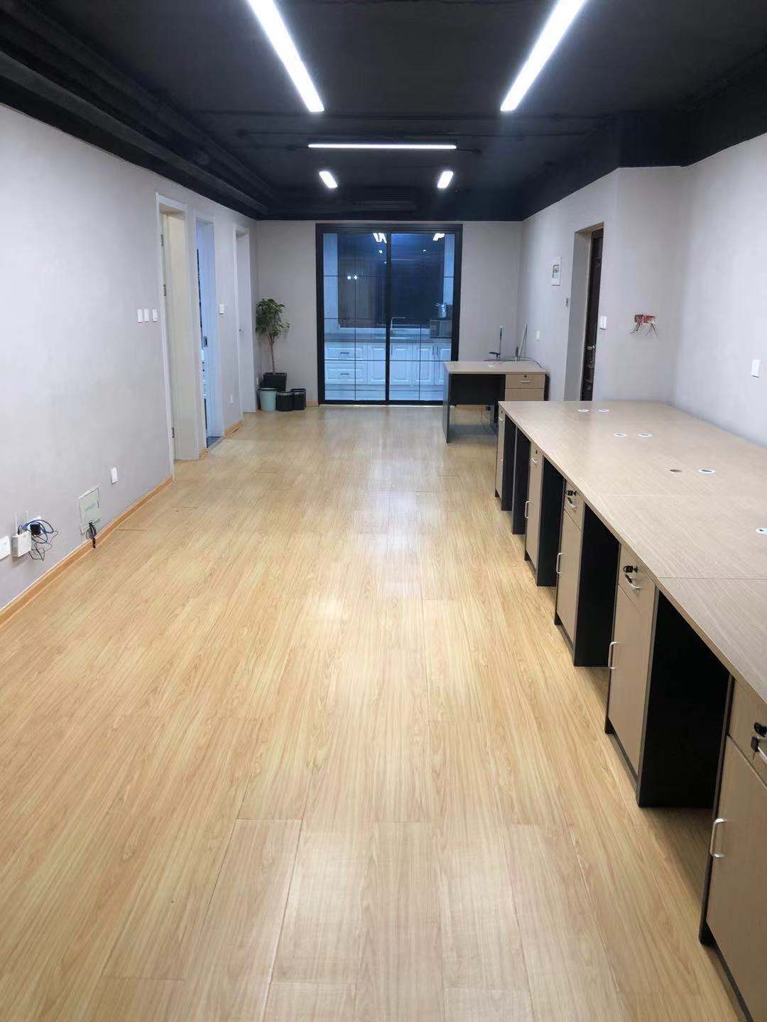 奥体花苑精装修3室1厅1卫130m2117万元