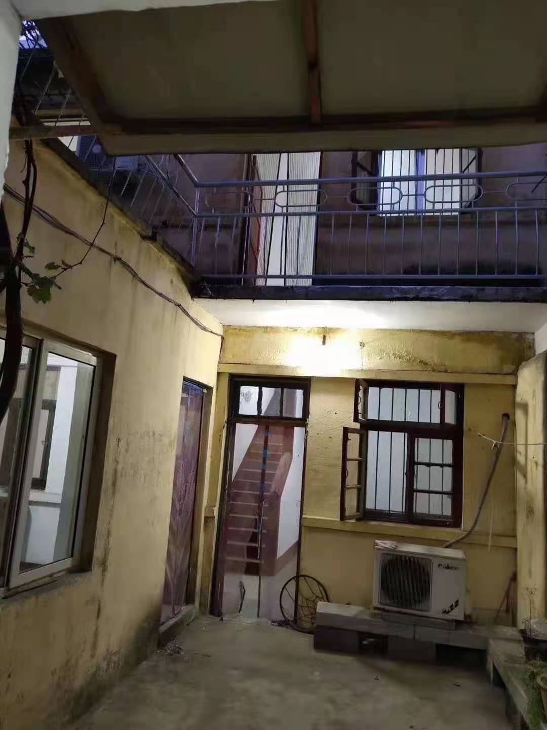 鲁水宿舍对面独院上下两层普通装修