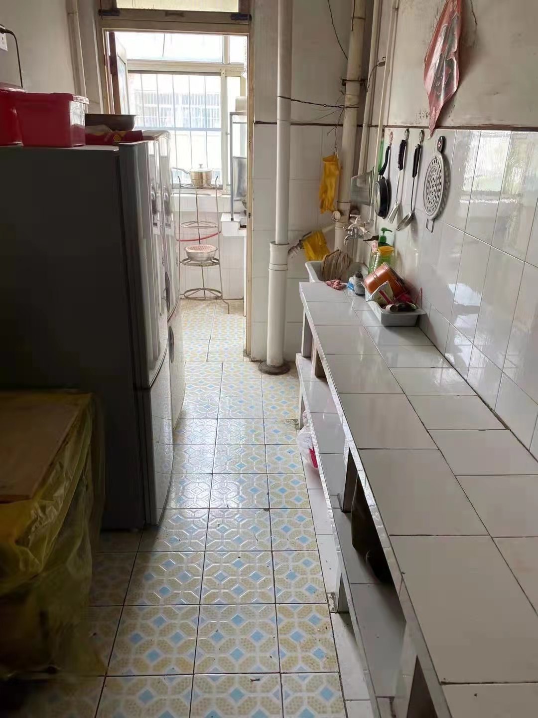 普通装修3室1厅1卫86m21300元/月