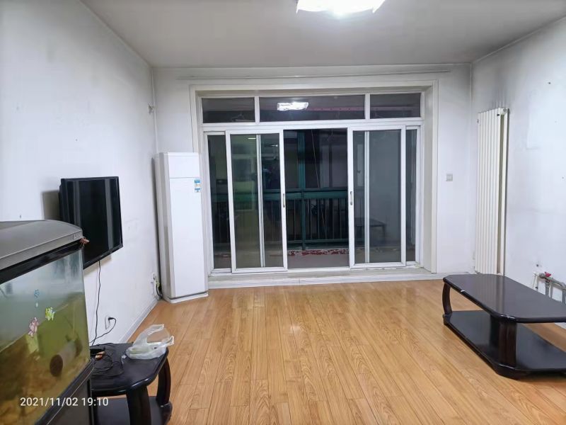 多层3室2厅2卫137m22000元/月