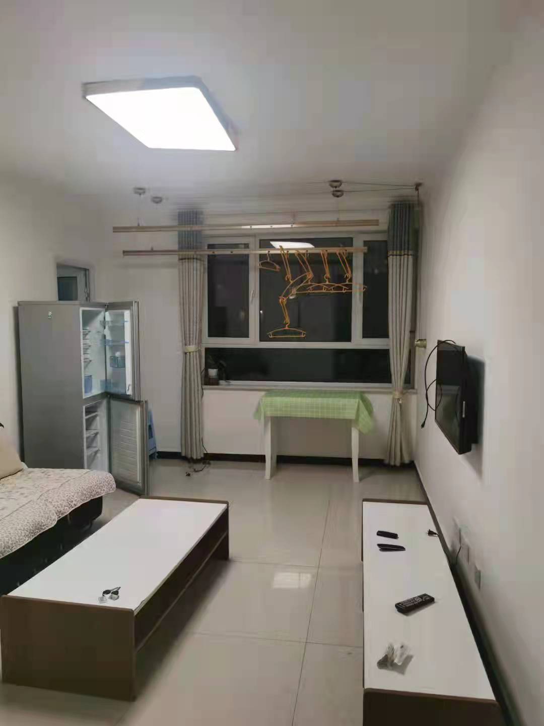 精装修1室1厅1卫60m21500元/月