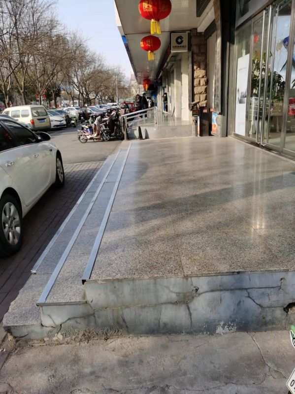 转让善国中路三联家电附近营业房，精装修65m2 7500元/月