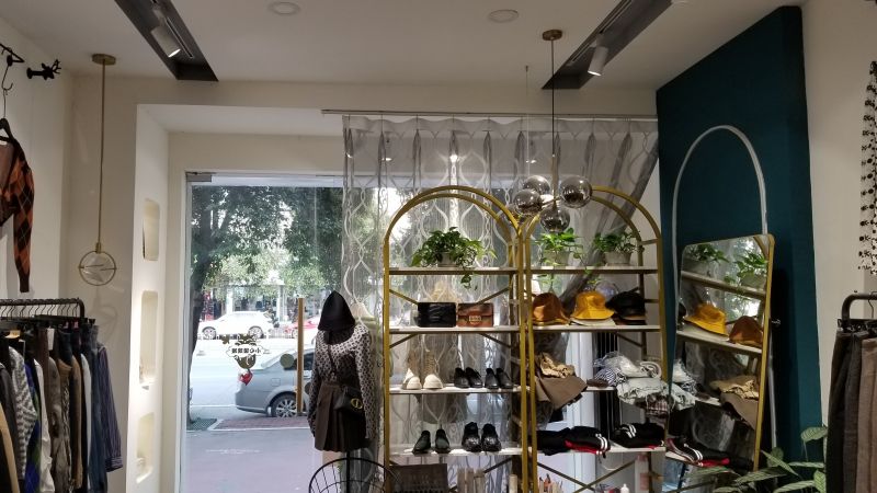 精装修1室0厅0卫150m215000元/月