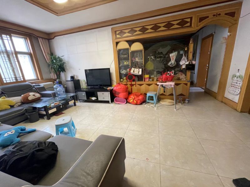 新出好房安东花园家具家电齐全拎包入住一年2万2
