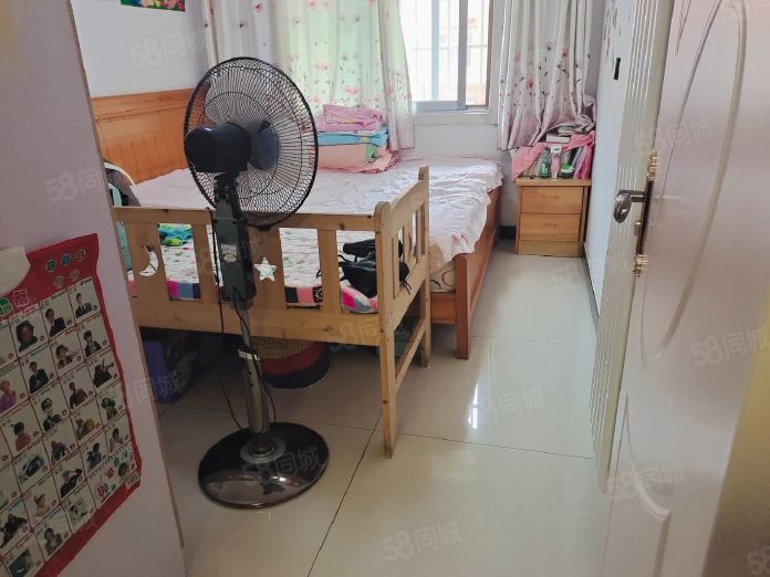 安东花园家具家电齐全拎包入住精装修3室1厅1卫85m21600元/月