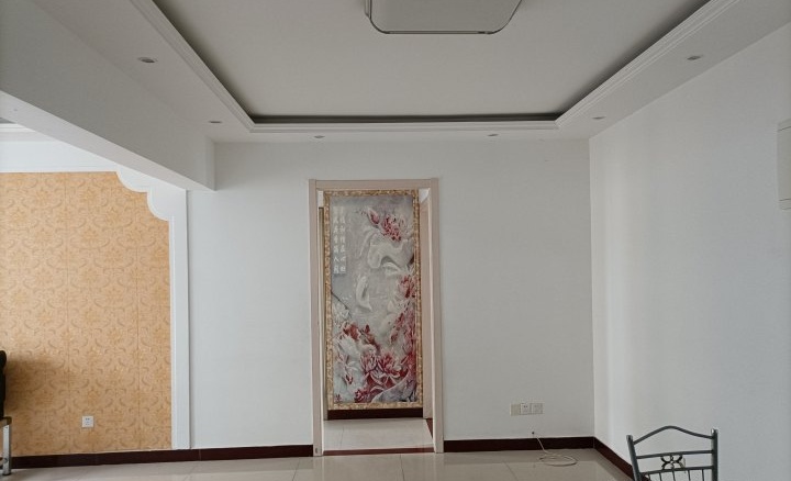 精装修2室2厅1卫110m21700元/月