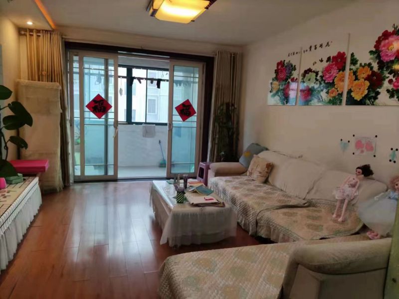 精装修3室2厅2卫130m21800元/月