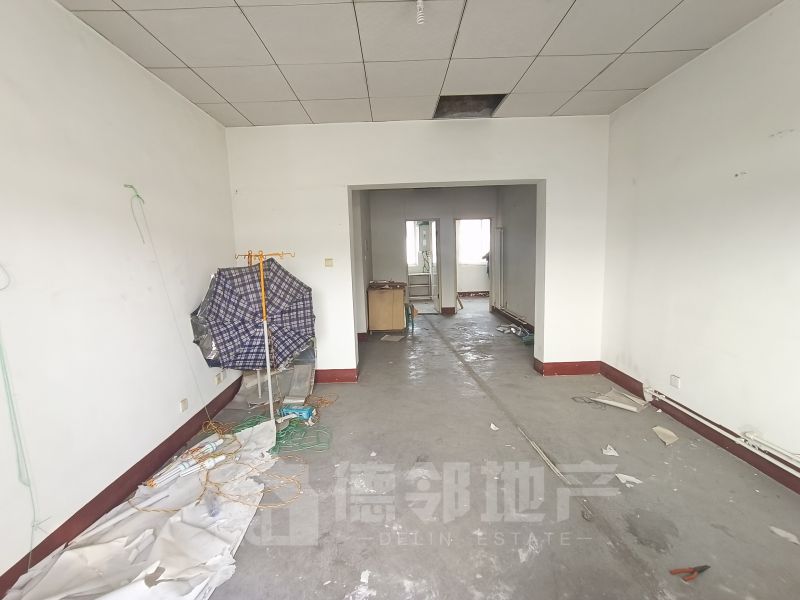 金城花园 毛坯3室2厅1卫85m254万元 满5年