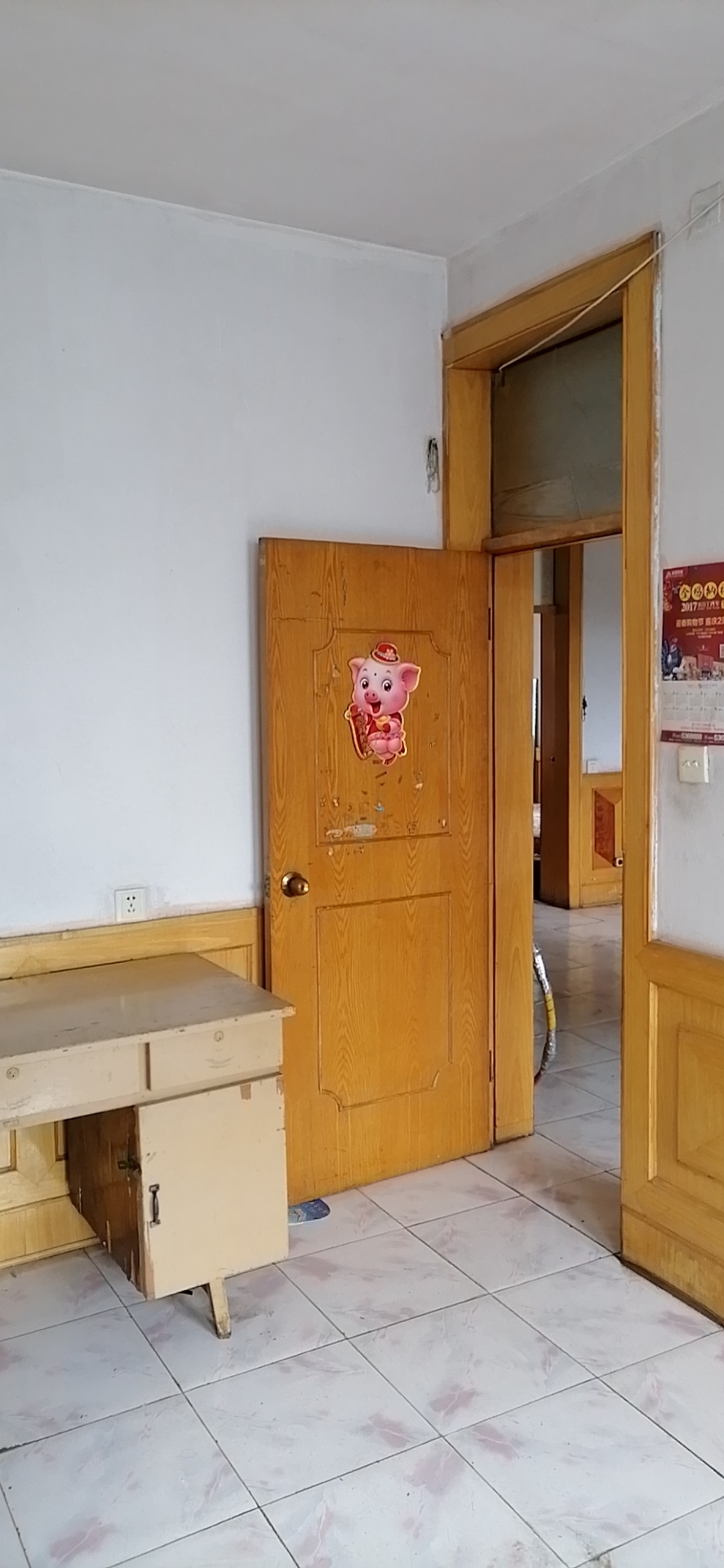 一中东校学区房2楼3室1厅1卫86m21333元一月