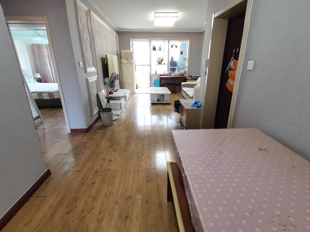 鸿福佳苑  精装修2室2厅1卫84m283万元