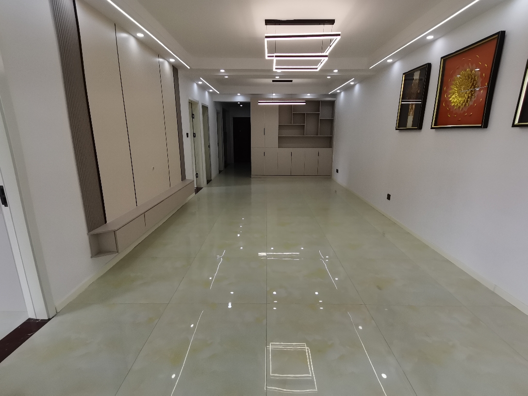人和天地  3室2厅1卫118m2126万元