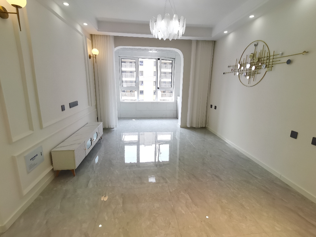 保利臻园  精装修3室2厅1卫102m2129万元