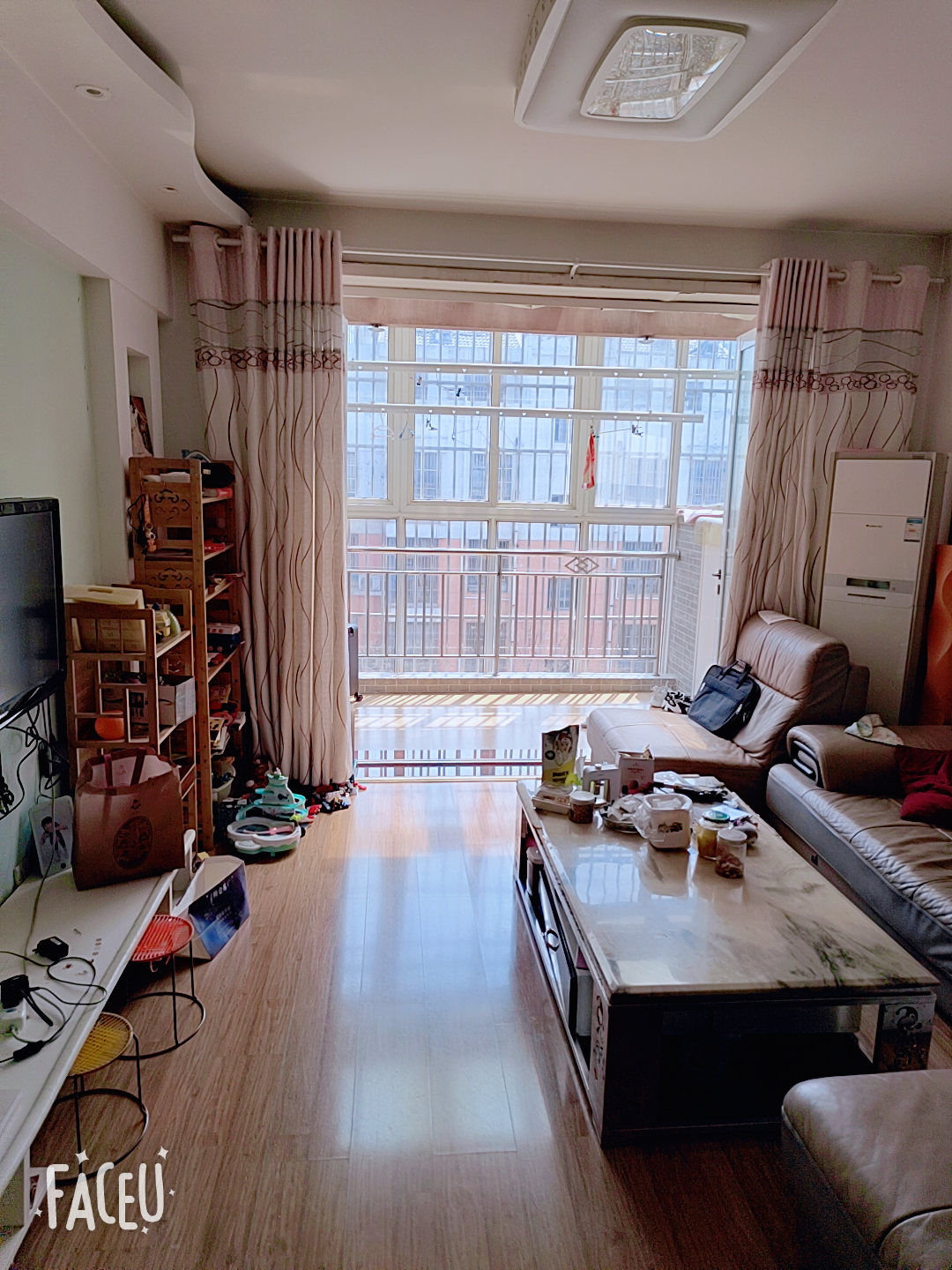 龙水华庭，精装三居室，家具家电齐全，拎包入住