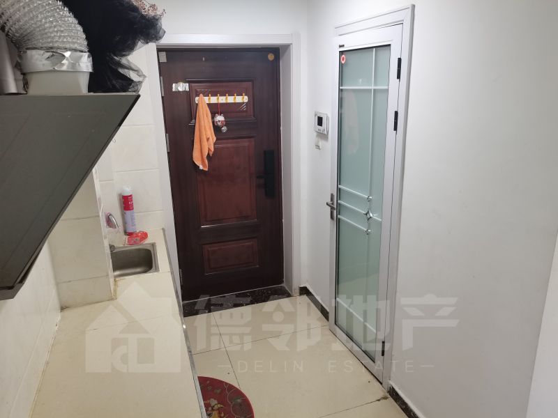 人和蓝湾  1室0厅1卫28m21100元/月