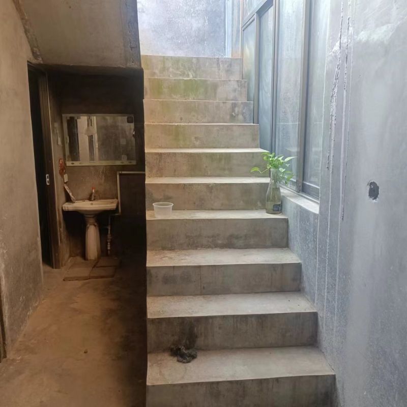 普通装修4室1厅2卫200m2800元/月