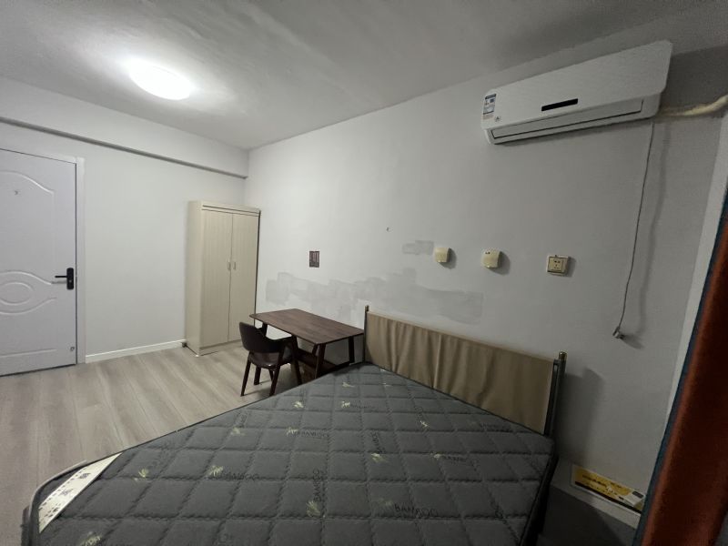 精装修3室2厅2卫20m2400元/月