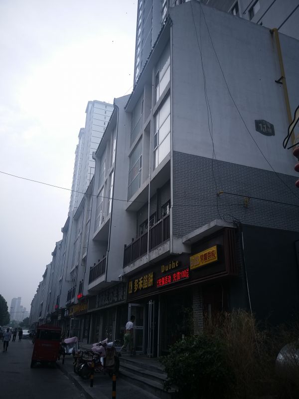 精装修1室0厅1卫40m210000元/月