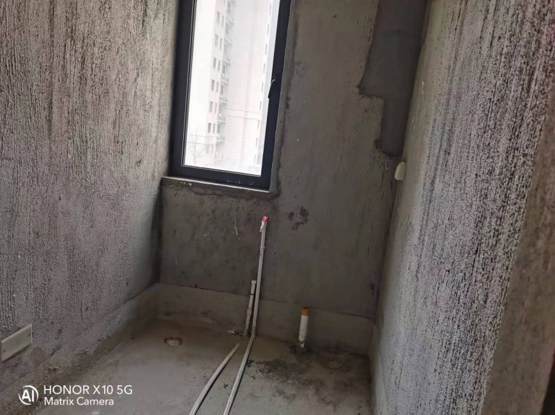 毛坯3室2厅2卫136m2149万元