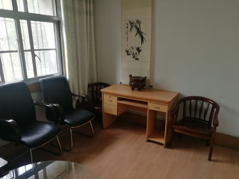 精装修北辛中学学区房3室1厅1卫78m21500元/月