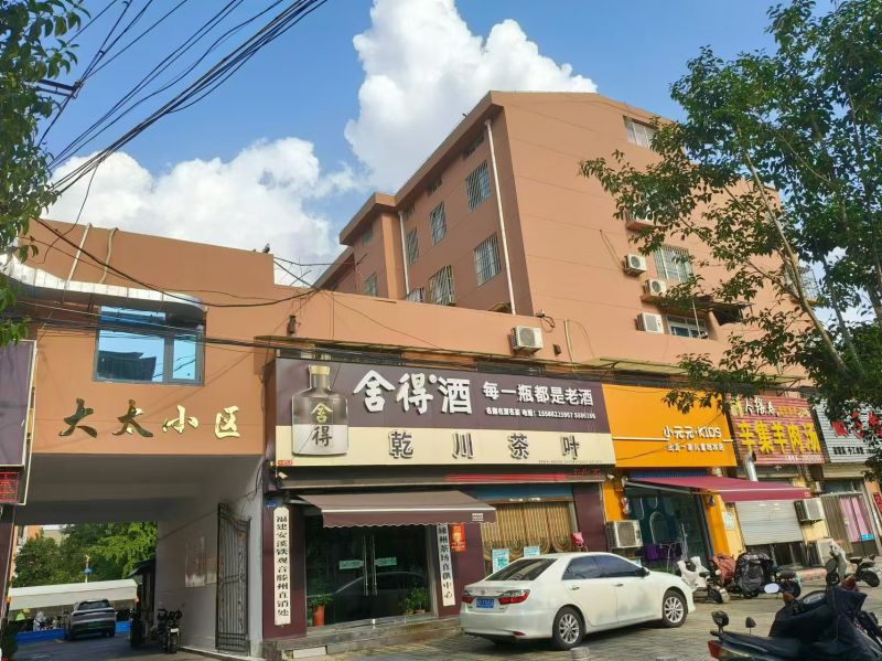 重点中学旁，随时看房