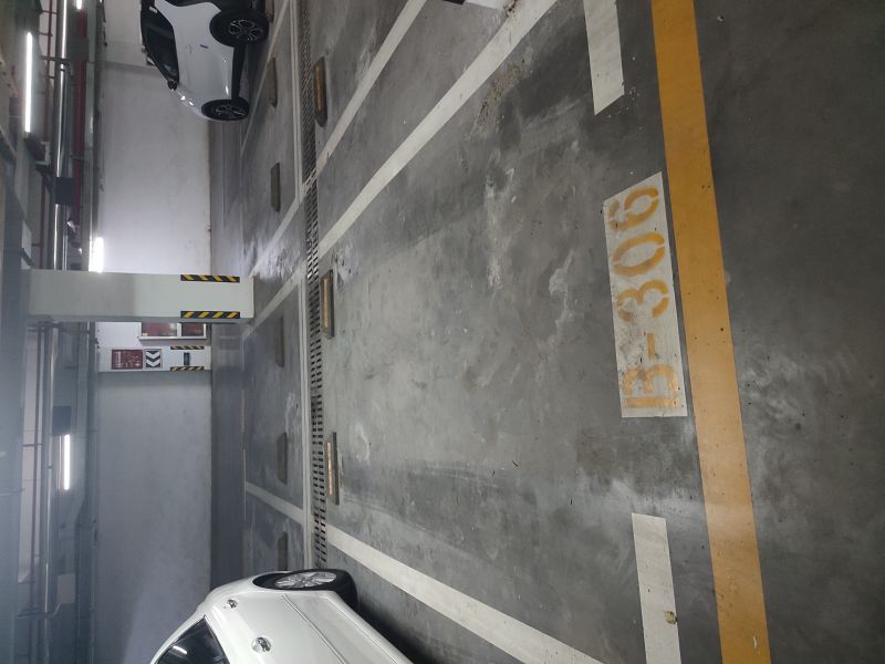 涵翠苑B区车位，位于27号楼电梯出口处，22号楼电梯口处北侧，好停车，出行方便，位置佳。