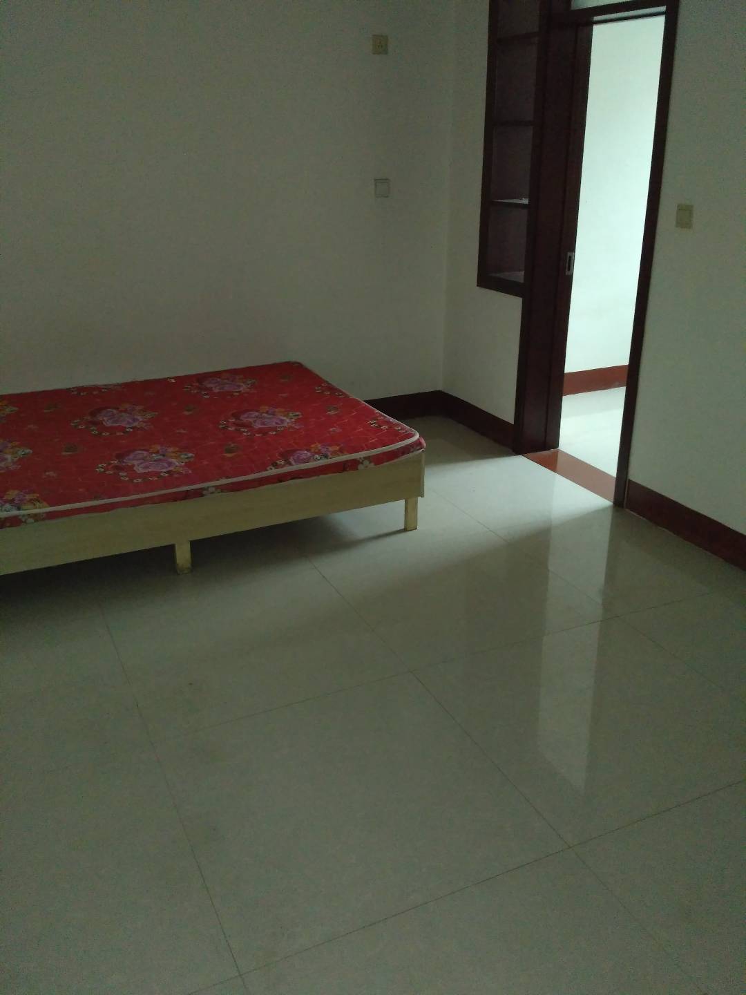 普通装修2室2厅1卫105m21000元/月