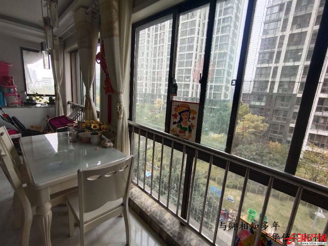 远航第一国际，精装修三室，小区中心，多层后面